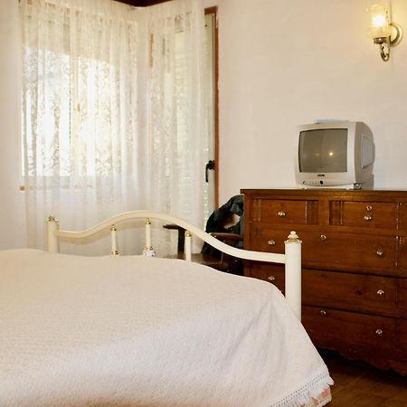 Residencial Tarouca Bed & Breakfast Fundao Bagian luar foto