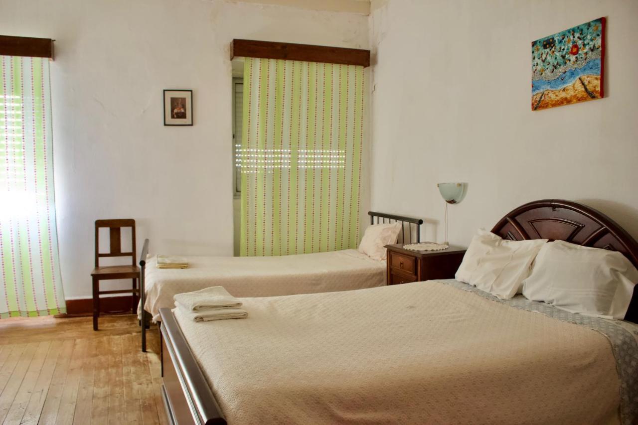 Residencial Tarouca Bed & Breakfast Fundao Bagian luar foto