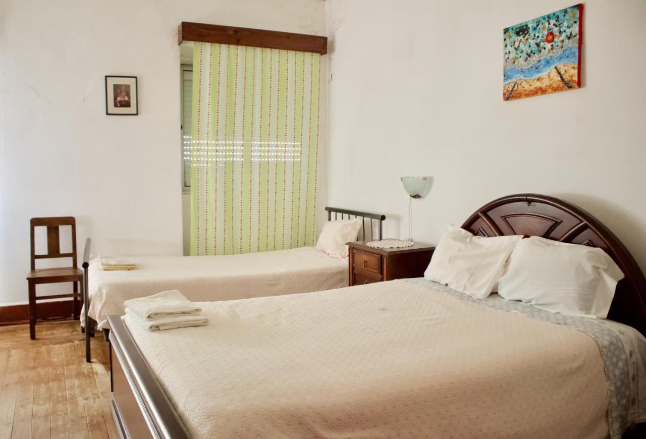 Residencial Tarouca Bed & Breakfast Fundao Bagian luar foto